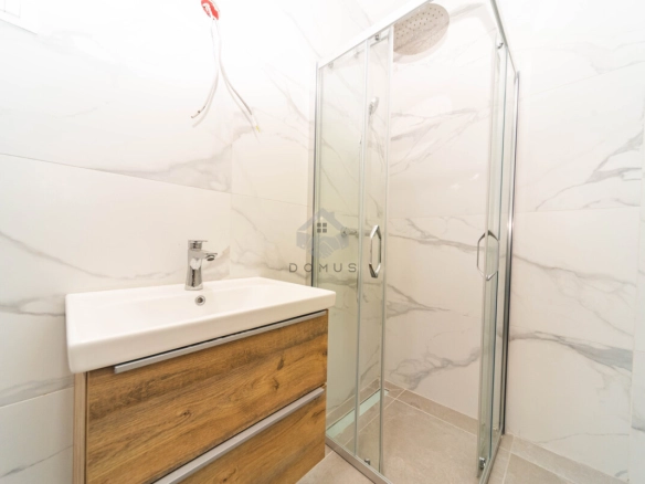 Dvosoban stan 60 m² + garaža, Centar – Kolašin