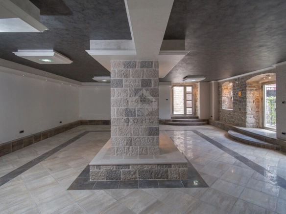 Poslovni prostor 102 m², Centar – Herceg Novi