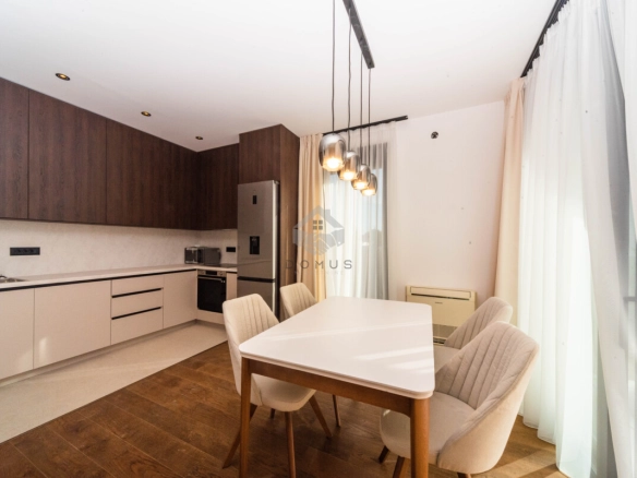 Porodična kuća 225 m² na placu 571 m², Gornja Gorica – Podgorica