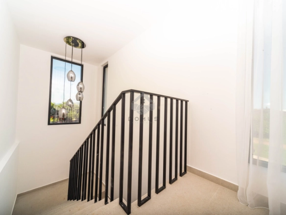 Porodična kuća 225 m² na placu 571 m², Gornja Gorica – Podgorica