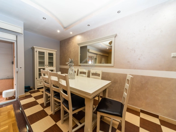 Dvosoban stan 85 m², Krivi Most – Podgorica