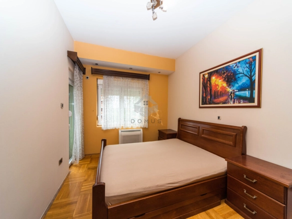 Dvosoban stan 85 m², Krivi Most – Podgorica