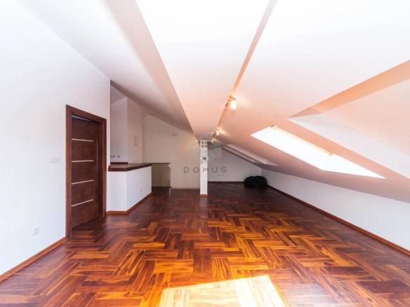 Četvorosoban dupleks stan 175 m², Gorica C – Podgorica