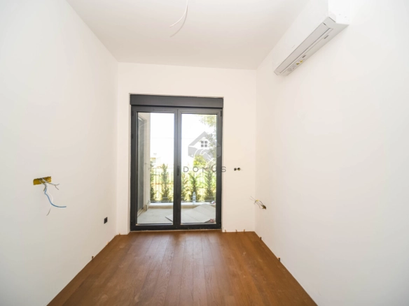 Dvosoban stan 60 m² + parking, Tološi – Podgorica