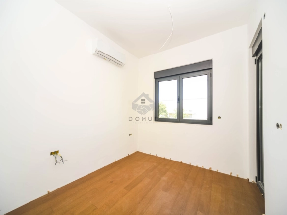 Dvosoban stan 60 m² + parking, Tološi – Podgorica