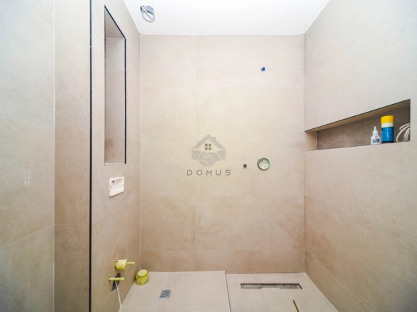 Dvosoban stan 60 m² + parking, Tološi – Podgorica