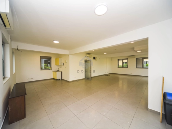 Poslovni prostor 80 m² + 2 parkinga, Zabjelo – Podgorica