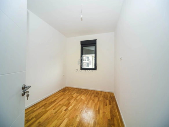 Dvosoban stan 64 m² + parking, Tološi – Podgorica