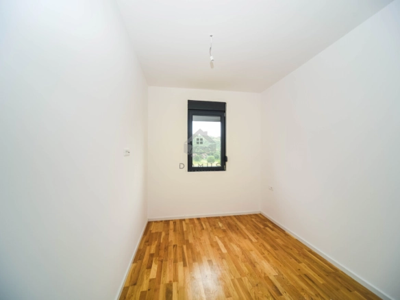 Dvosoban stan 64 m² + parking, Tološi – Podgorica