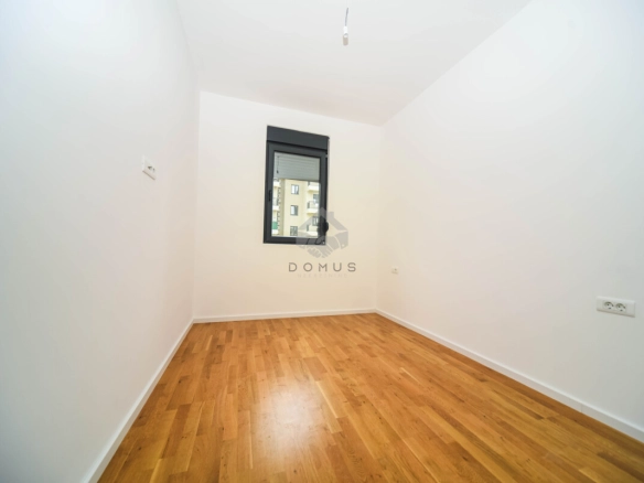Dvosoban stan 64 m² + parking, Tološi – Podgorica