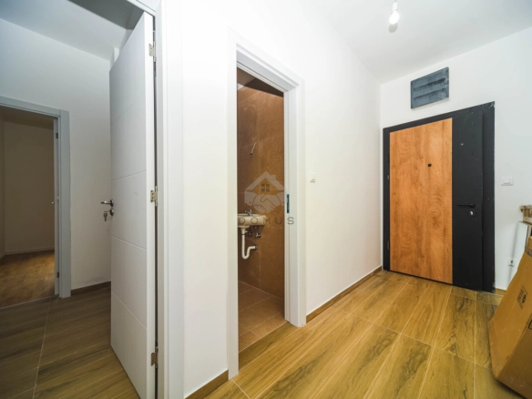 Dvosoban stan 64 m² + parking, Tološi – Podgorica