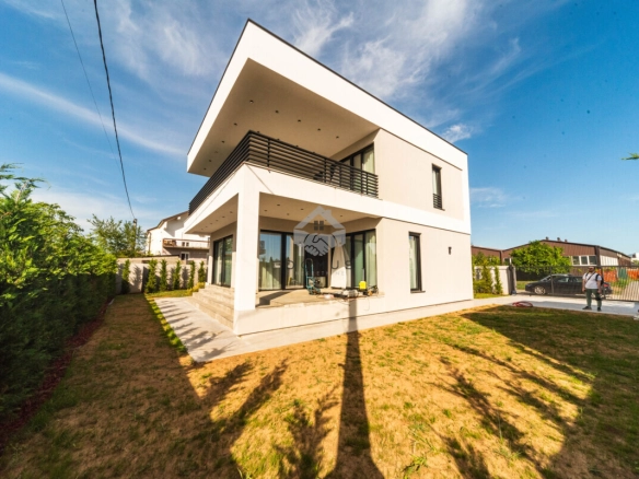 Porodična kuća 225 m² na placu 571 m², Gornja Gorica – Podgorica