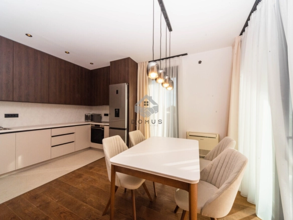 Porodična kuća 225 m² na placu 571 m², Gornja Gorica – Podgorica
