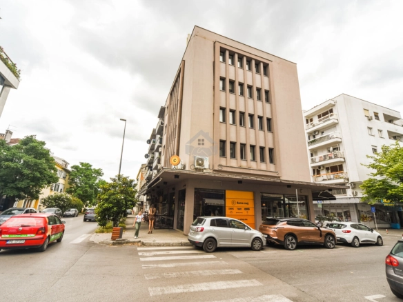 Dvosoban stan 78 + podrum 8 m², Centar – Podgorica