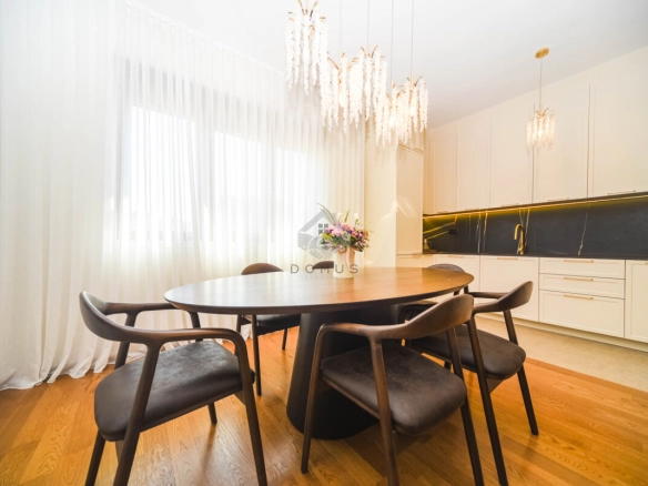 Trosoban luksuzan stan 82 m², Vezirov Most – Podgorica