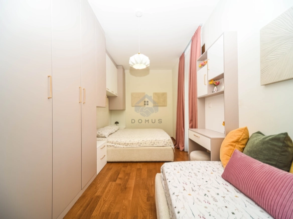 Trosoban luksuzan stan 82 m², Vezirov Most – Podgorica