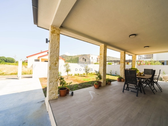 Prizemna kuća 100 m² na placu 500 m², Tološi – Podgorica
