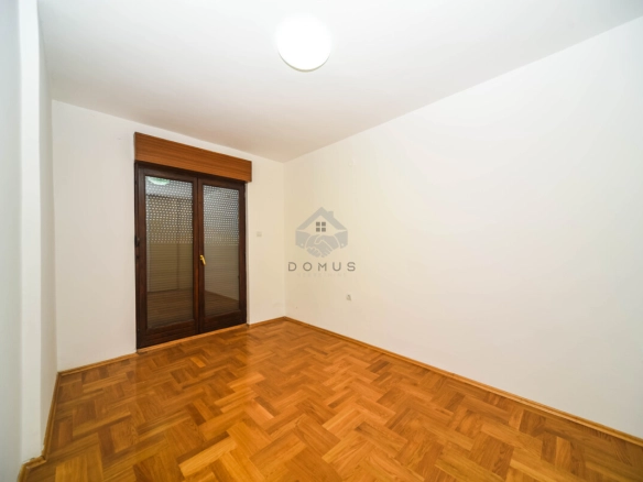 Porodična kuća 350 m² na placu 1.100 m², Karabuško Polje – Tuzi