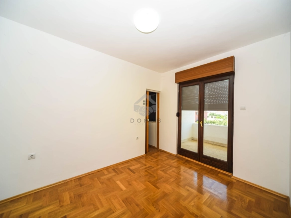 Porodična kuća 350 m² na placu 1.100 m², Karabuško Polje – Tuzi