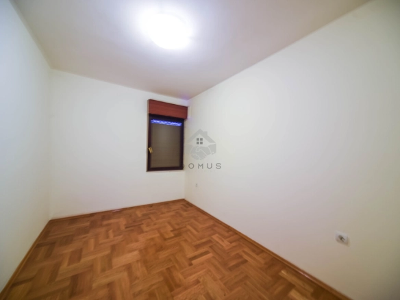 Porodična kuća 350 m² na placu 1.100 m², Karabuško Polje – Tuzi