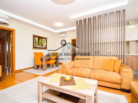 Trosoban namješten stan 82 m², Blok V – Podgorica