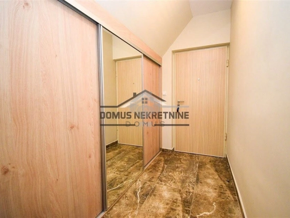 Trosoban namješten stan 82 m², Blok V – Podgorica