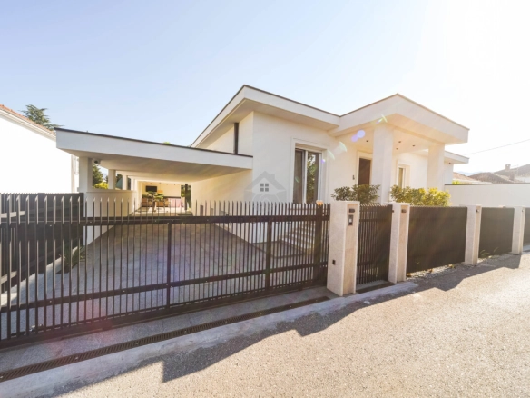 Luksuzna kuća 130 m² + parking, Ibričevina – Podgorica