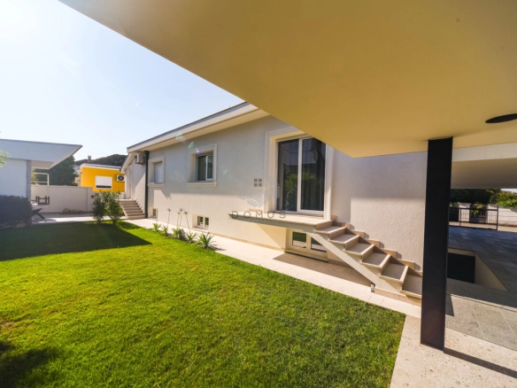 Luksuzna kuća 130 m² + parking, Ibričevina – Podgorica