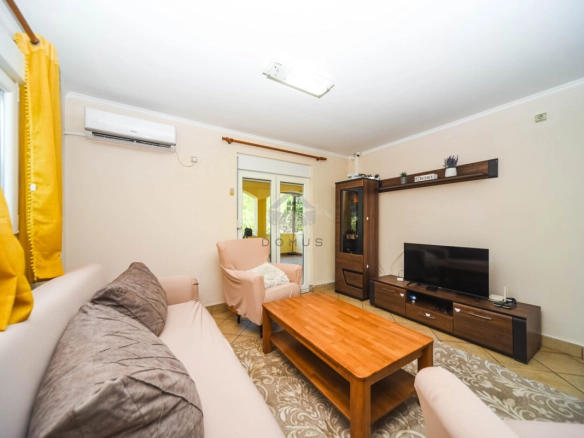 Porodična kuća 102 m² na placu 700 m², Dajbabe – Podgorica