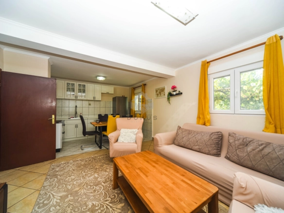 Porodična kuća 102 m² na placu 700 m², Dajbabe – Podgorica