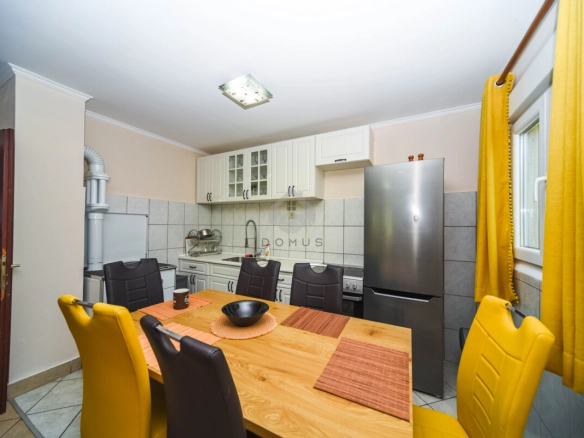 Porodična kuća 102 m² na placu 700 m², Dajbabe – Podgorica