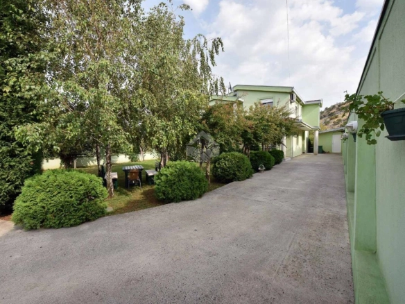 Porodična kuća 175 m² na placu 511 m², Rogami – Podgorica
