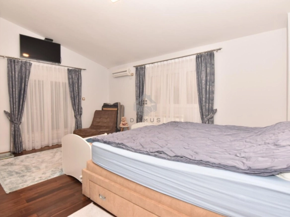 Porodična kuća 175 m² na placu 511 m², Rogami – Podgorica