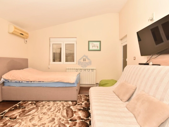 Porodična kuća 175 m² na placu 511 m², Rogami – Podgorica