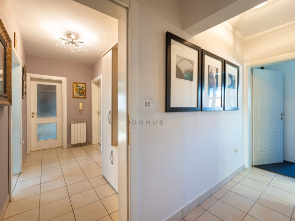 Trosoban namješten stan 101 m², Cvijetin brijeg – Podgorica