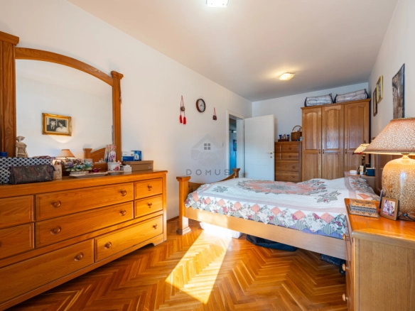 Trosoban namješten stan 101 m², Cvijetin brijeg – Podgorica