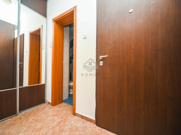 Dvosoban namješten stan 56 m², Tuški Put – Podgorica