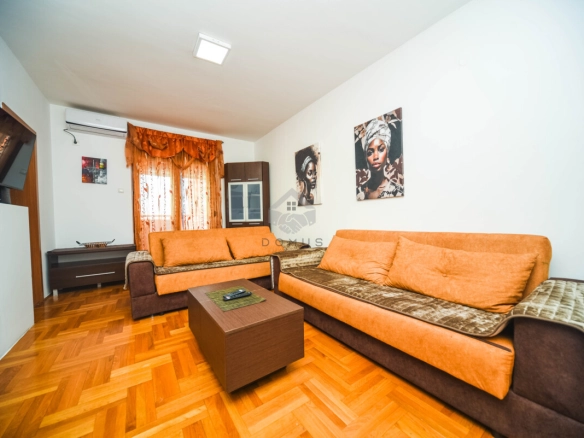 Dvosoban namješten stan 56 m², Tuški Put – Podgorica