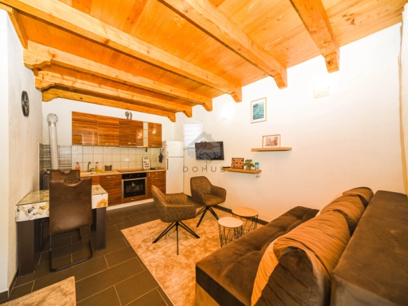Porodična kuća 50 m² na placu 500 m², Donja Gorica – Podgorica