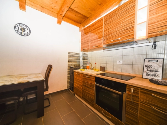 Porodična kuća 50 m² na placu 500 m², Donja Gorica – Podgorica