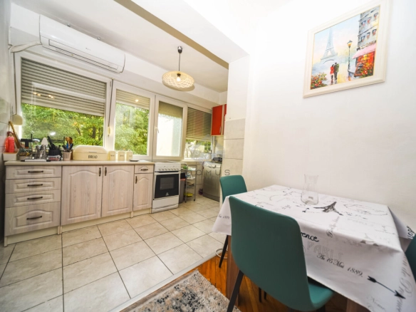 Dvosoban stan 70 m² + parking, Centar – Podgorica