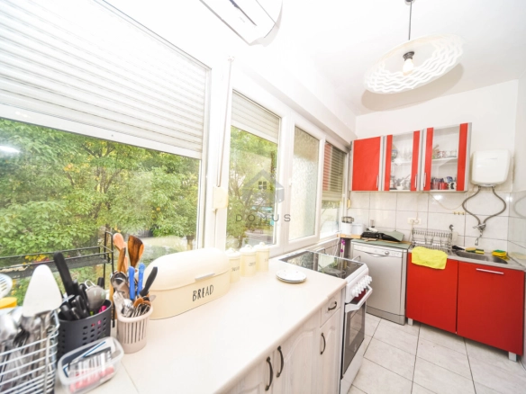 Dvosoban stan 70 m² + parking, Centar – Podgorica