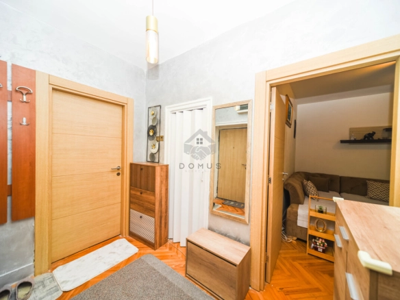Dvosoban stan 70 m² + parking, Centar – Podgorica