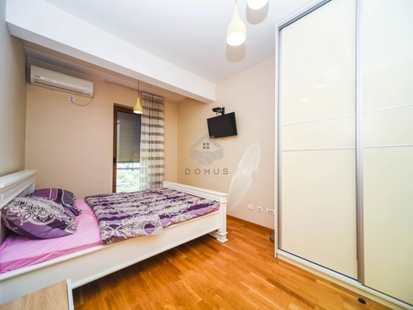 Trosoban stan 95 m² + parking, Preko Morače – Podgorica