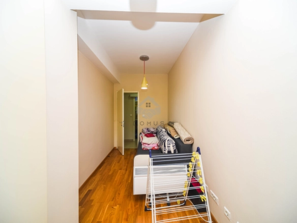 Trosoban stan 95 m² + parking, Preko Morače – Podgorica