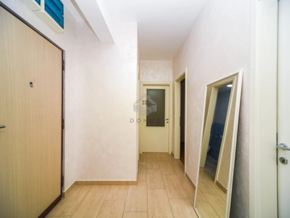 Trosoban stan 95 m² + parking, Preko Morače – Podgorica