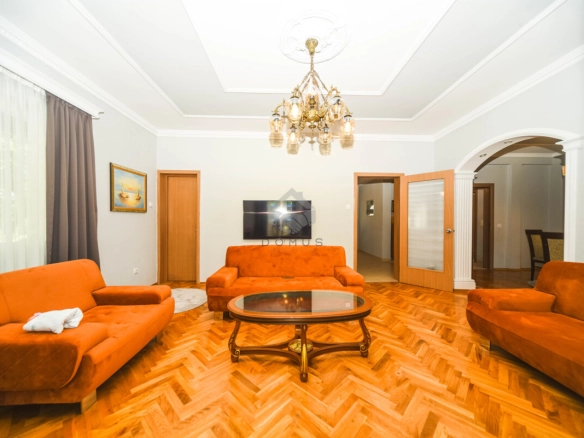 Porodična kuća 100 m² na placu 500 m², Gorica – Podgorica