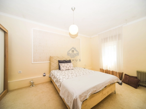 Porodična kuća 100 m² na placu 500 m², Gorica – Podgorica