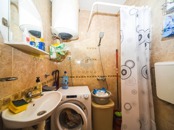 Porodična kuća 100 m² na placu 500 m², Gorica – Podgorica