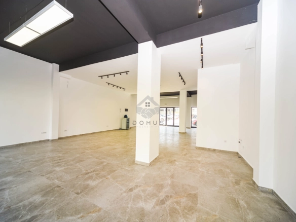 Poslovni prostor 117 m² + 2 parkinga, Pobrežje – Podgorica